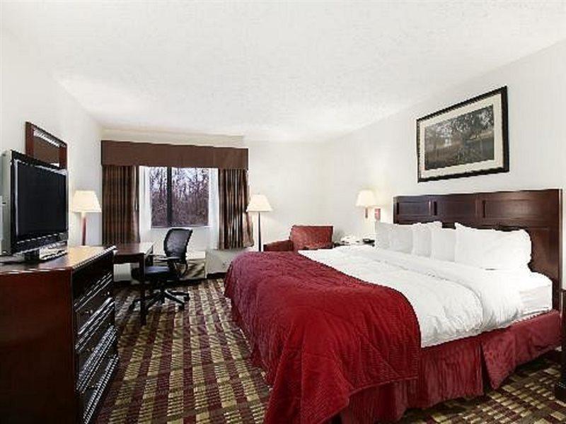 Hotel Baymont By Wyndham Boston Heights/Hudson Zewnętrze zdjęcie