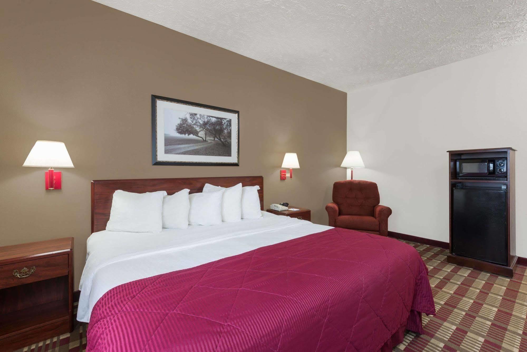 Hotel Baymont By Wyndham Boston Heights/Hudson Zewnętrze zdjęcie